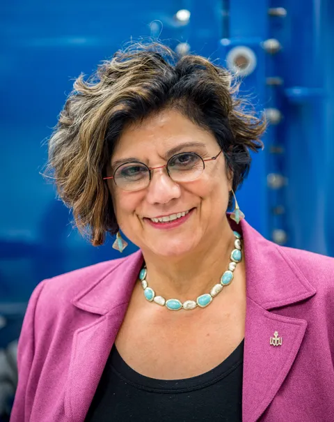 field_portrait/0/title field_portrait/0/alt